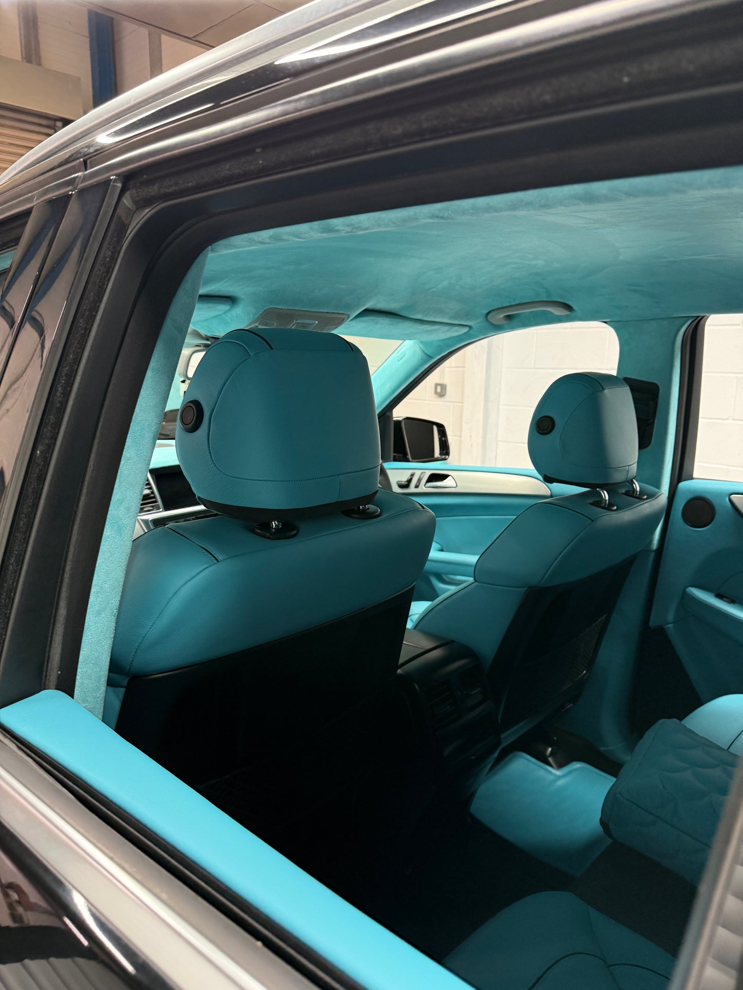 Mercedes ML full baby blue interior - Apollo Elite Package (Full Interior Transformation)