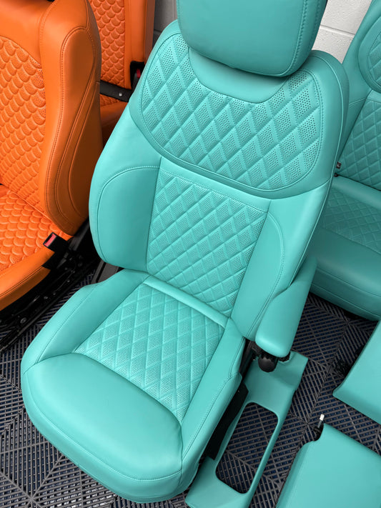 Range Rover Autobiography Tiffany Blue Interior - Range Rover Autobiography Tiffany blue interior - Executive Package (Seats, Doors, Lower Dash)
