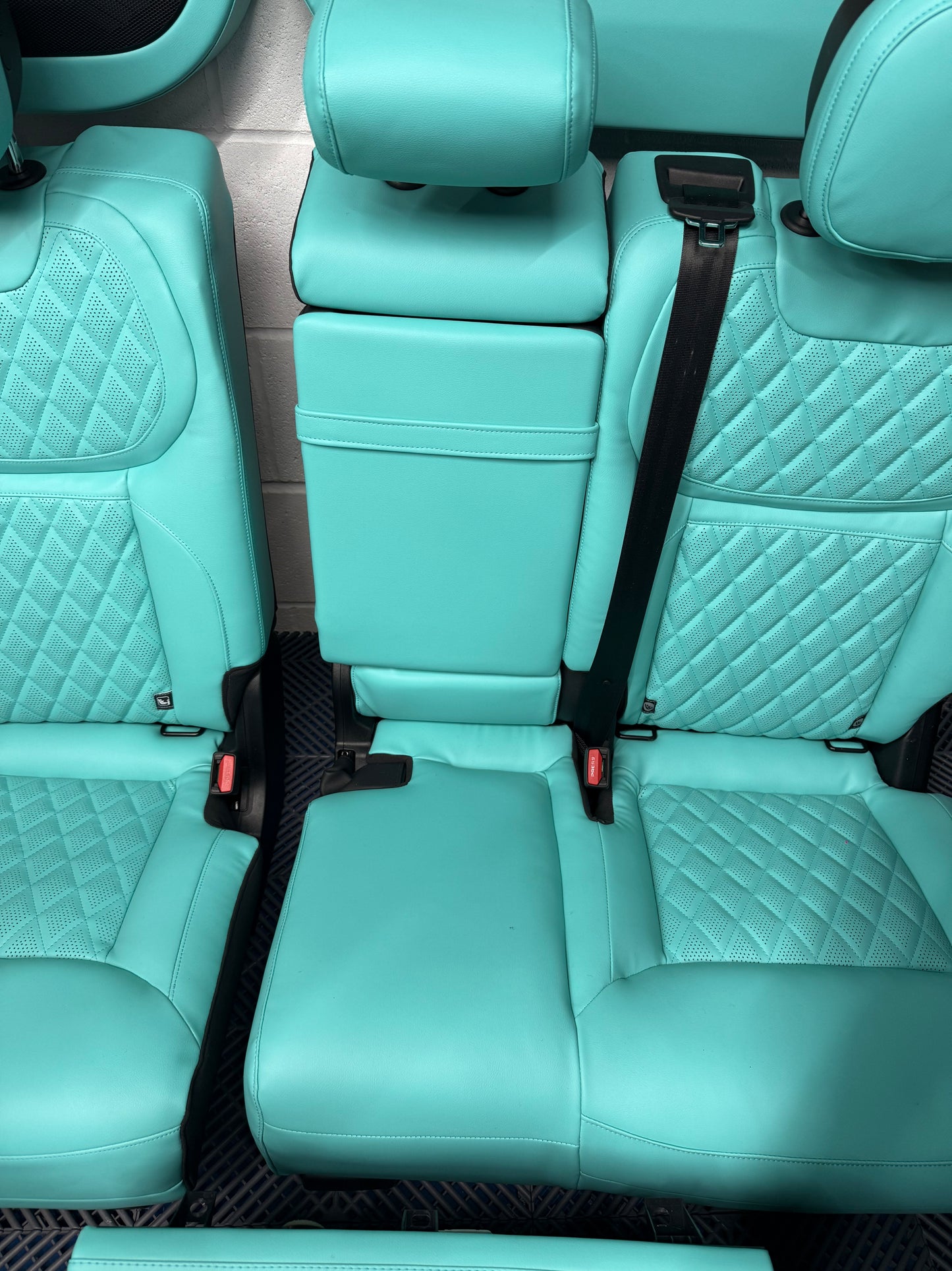 Range Rover Autobiography Tiffany Blue Interior - Range Rover Autobiography Tiffany blue interior - Executive Package (Seats, Doors, Lower Dash)