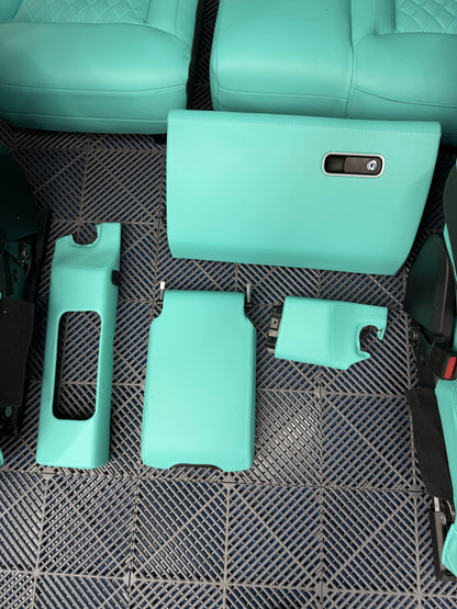 Range Rover Autobiography Tiffany Blue Interior - Range Rover Autobiography Tiffany blue interior - Executive Package (Seats, Doors, Lower Dash)